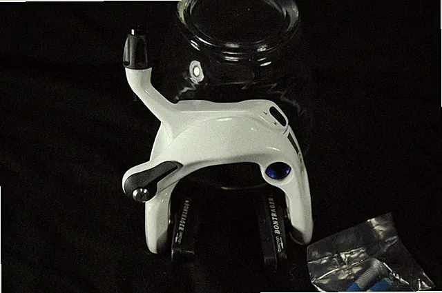 BONTRAGER SPEED LIMIT INTEGRATED BRAKE / White / Pads & Bolts Included